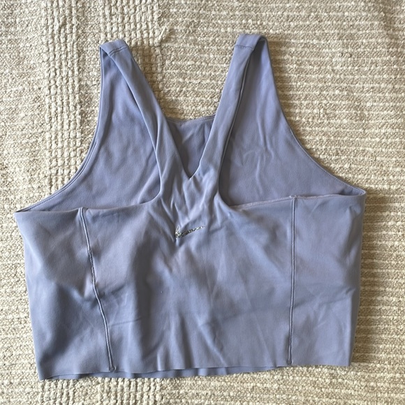 EUC Nike yoga bra / top size medium, soft purple - Picture 2 of 5